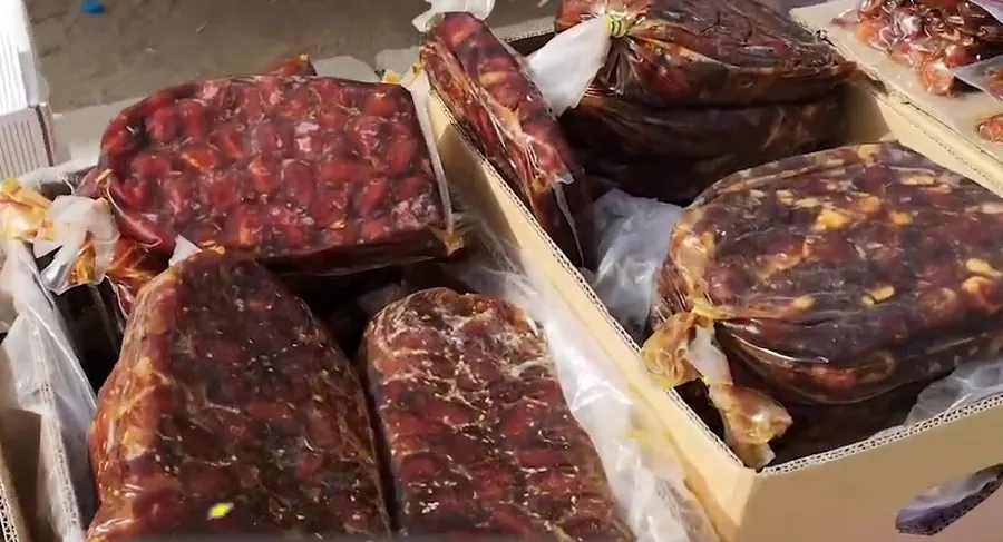 بسطات التمور في سوق الخميس بالهفوف